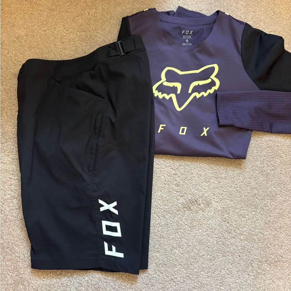 Fox Women’s Mtb Bundle: Defend Jersey and Ranger Shorts small